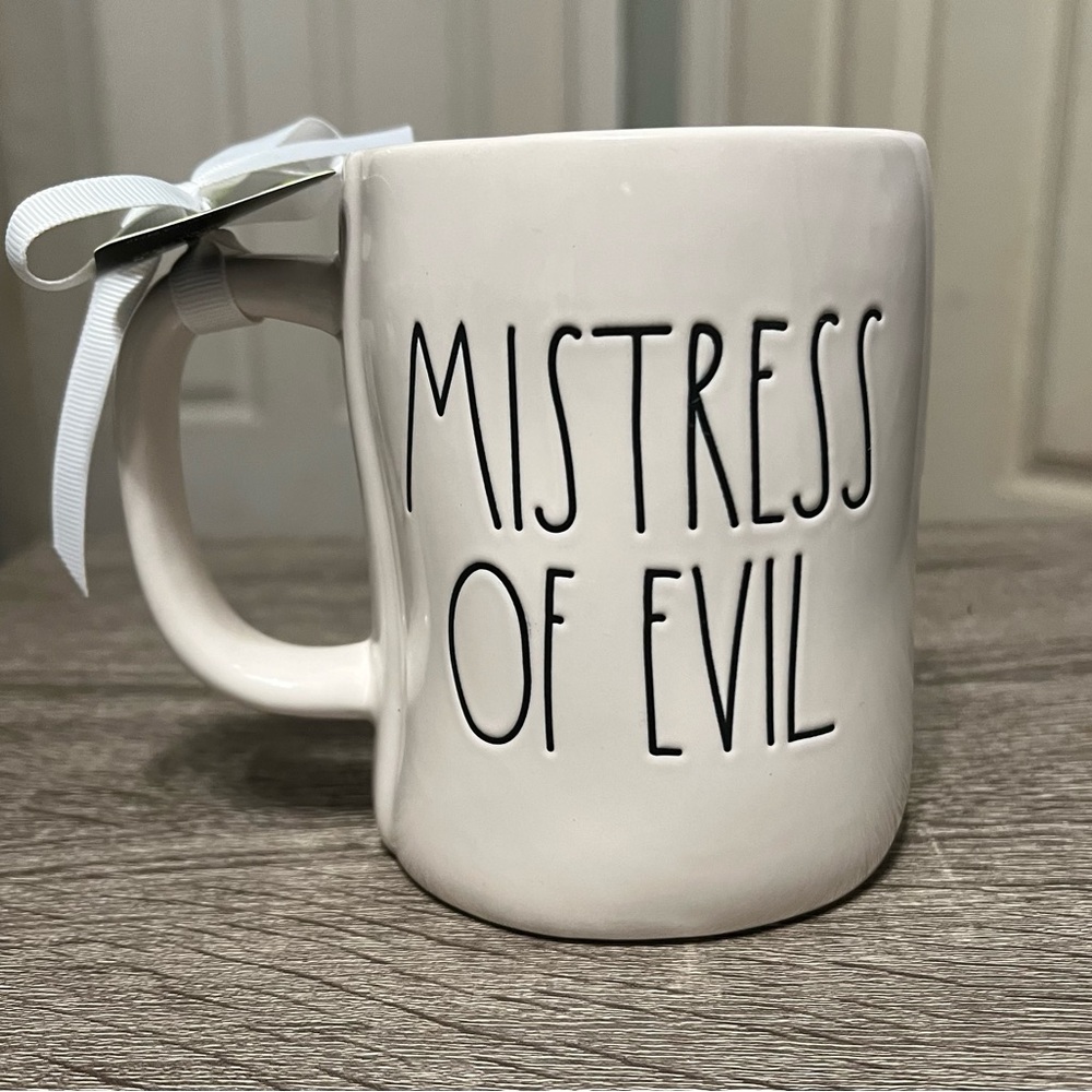 Rae Dunn Disney villians “MISTRESS OF EVIL” double sided mug NWT*🖤💜